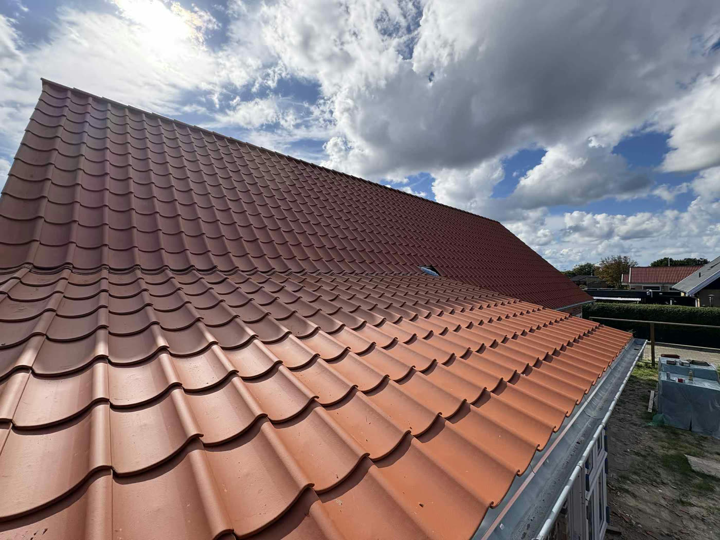 Nyt tegltag på sommerhus